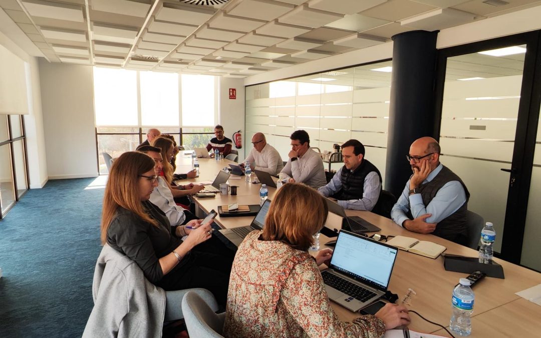 Grupo Neoelectra acoge en su sede de Barcelona la junta mensual de socios de Cogen España