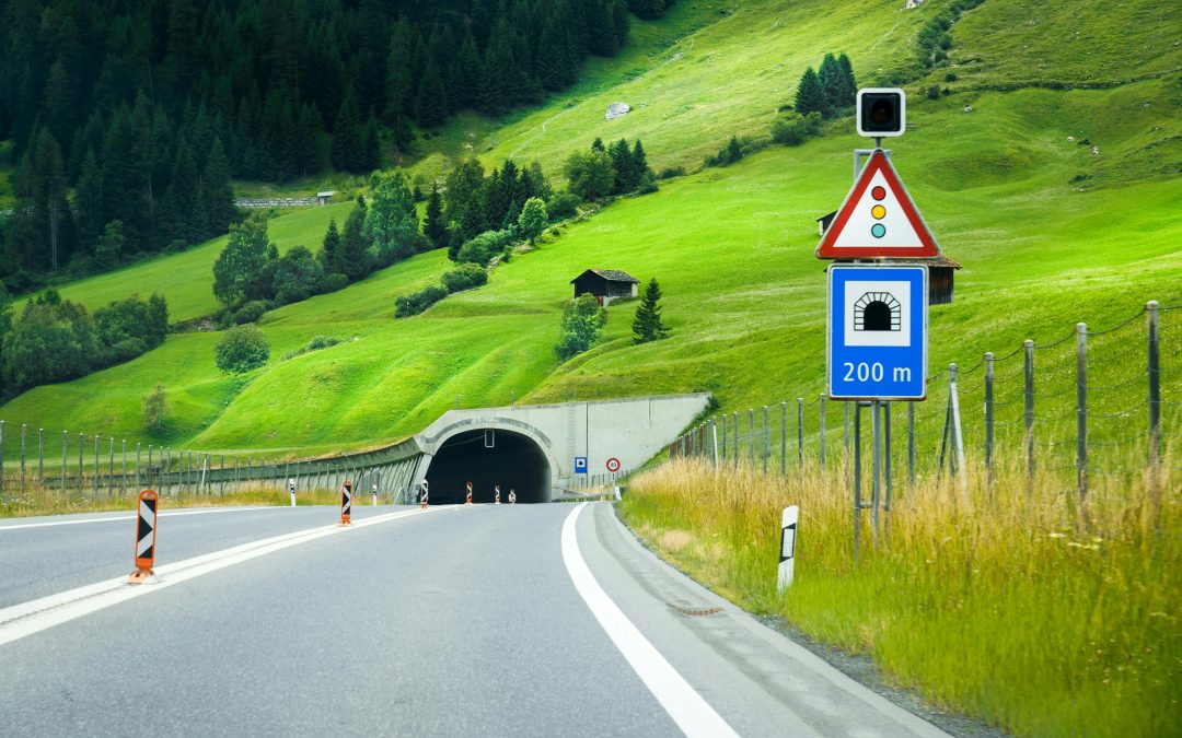 Recefil gana un concurso para la electrificación de túneles en Cantabria